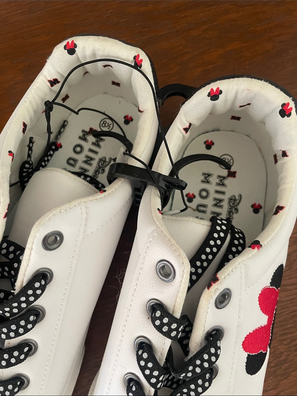 White womens Minnie Mouse sneakers new size 8.5 and 9.5 - Picture 3 of 6